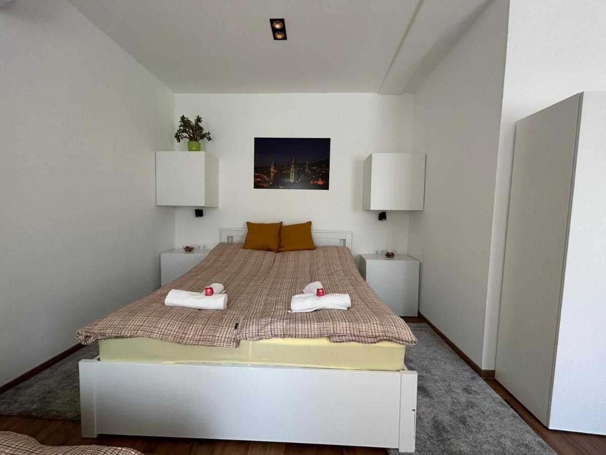 R59 With Free Parking Apartment Pecs